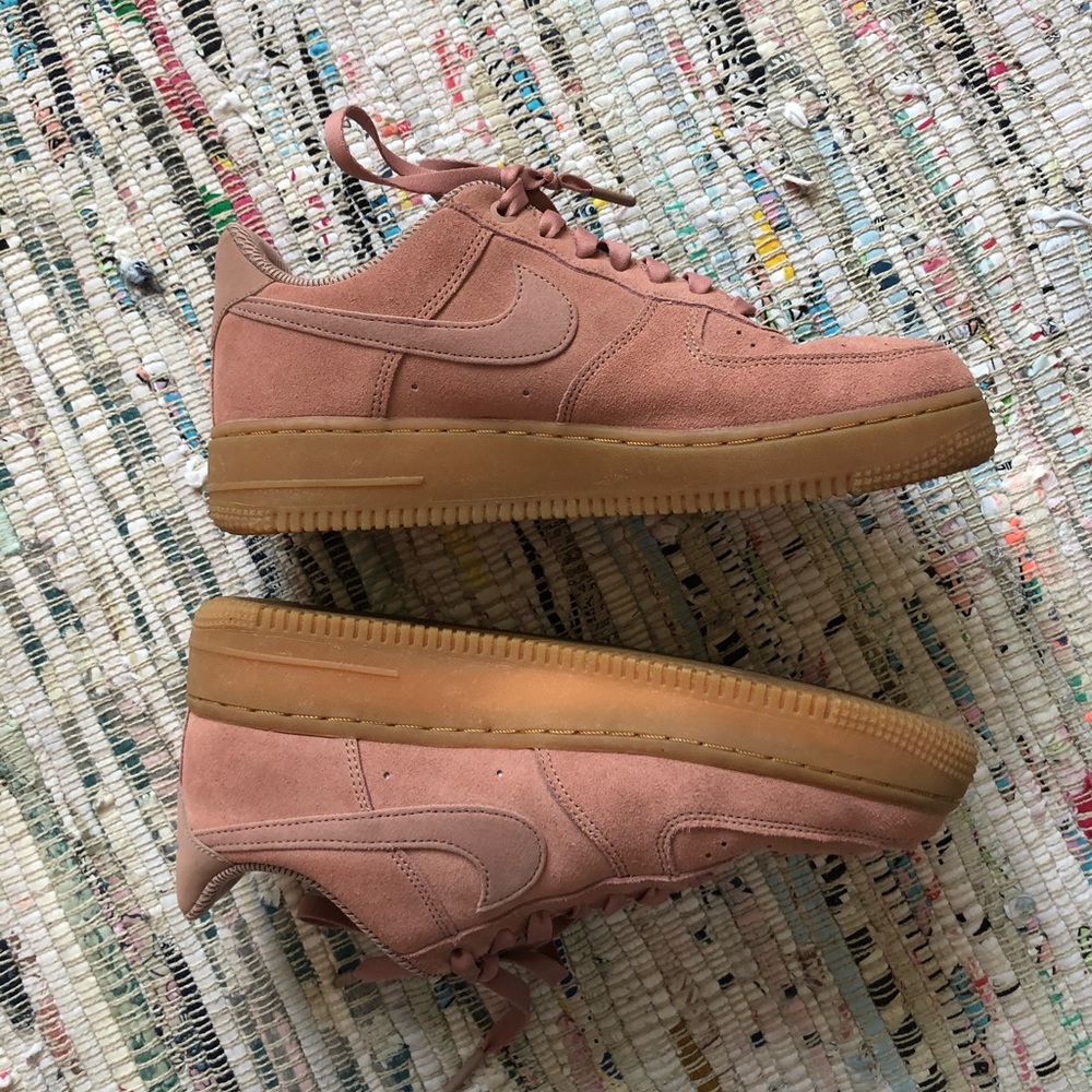 Pink nike Air Force 1